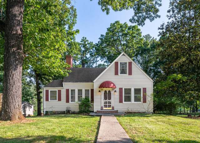 Property at 1321 Peaks St, Bedford, VA 24523, 4 beds, 3 baths