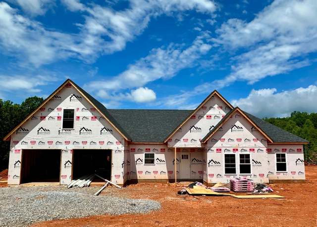 Property at 11218 Leesville Rd, Evington, VA 24550, 4 beds, 3 baths