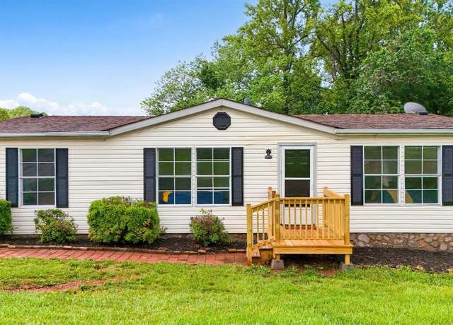 Property at 581 Old Wright Shop Rd, Madison Heights, VA 24572, 3 beds, 2 baths