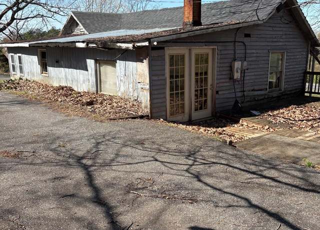 Property at 5935 Wards Rd, Evington, VA 24550, 2 beds, 1 bath