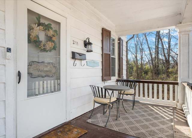Property at 211 Warren Ave Ave, Lynchburg, VA 24501, 3 beds, 1 bath