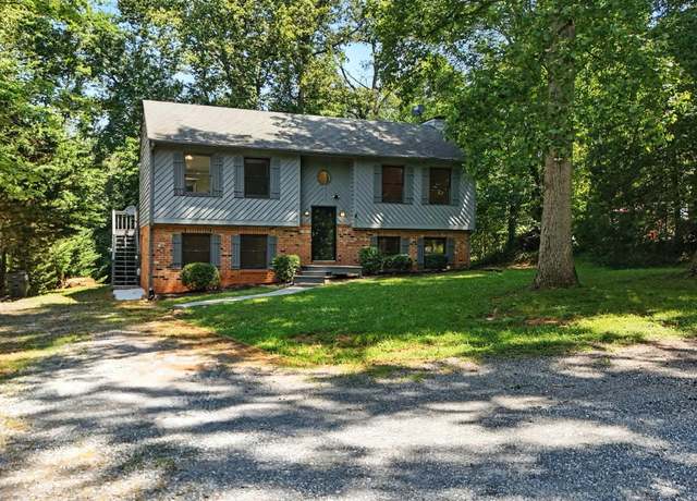 Property at 303 Jefferson Woods Dr, Forest, VA 24551, 3 beds, 2 baths