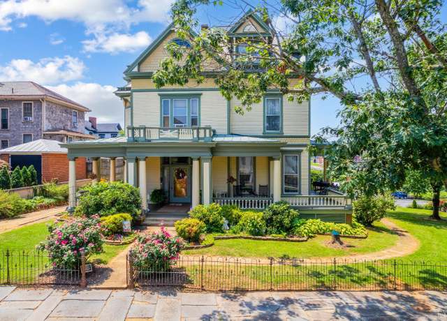 Property at 1415 Harrison St, Lynchburg, VA 24504, 4 beds, 3 baths