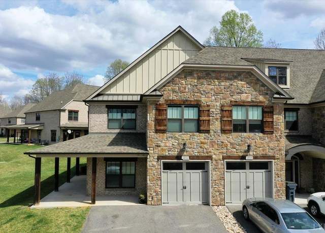 Property at 1031 Tori Ct, Forest, VA 24551, 4 beds, 3.5 baths