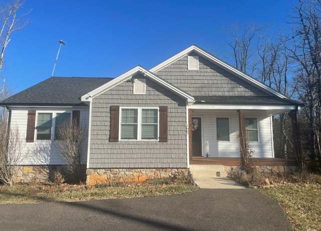 Property at 1607 Colonial Hwy, Rustburg, VA 24588, 3 beds, 2 baths