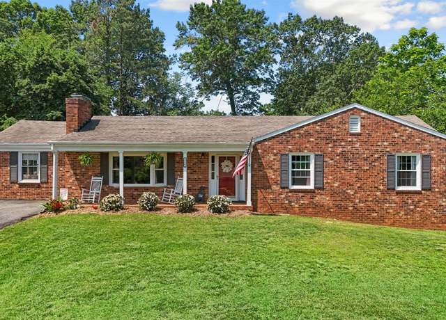 Property at 236 Deerwood Dr Dr, Lynchburg, VA 24502, 3 beds, 1.5 baths