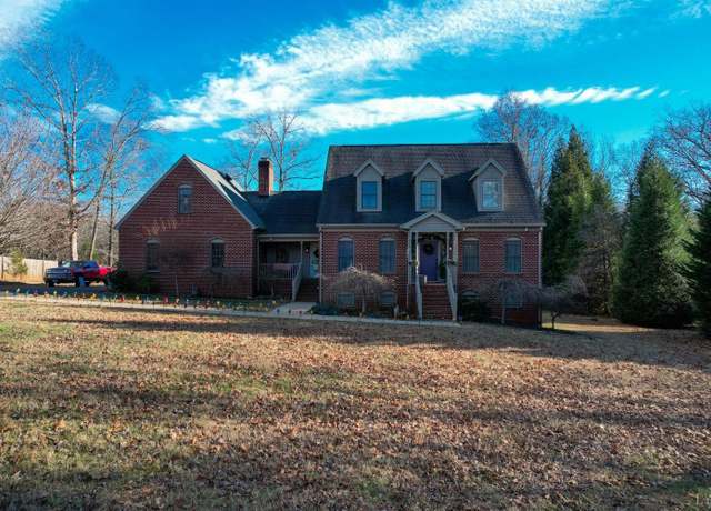 Property at 1132 Lakepointe Dr, Forest, VA 24551, 5 beds, 3.5 baths