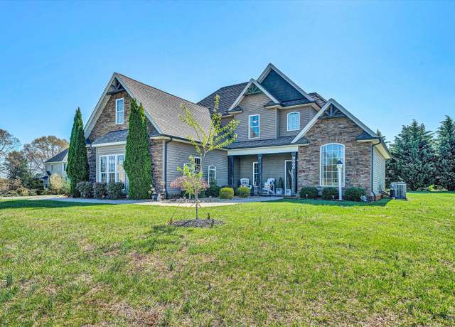 Property at 1414 Autumn Run Dr, Forest, VA 24551, 4 beds, 2.5 baths
