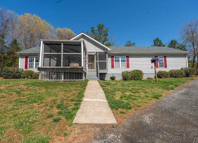 Property at 10406 Richmond Hwy Hwy, Lynchburg, VA 24504, 4 beds, 2 baths