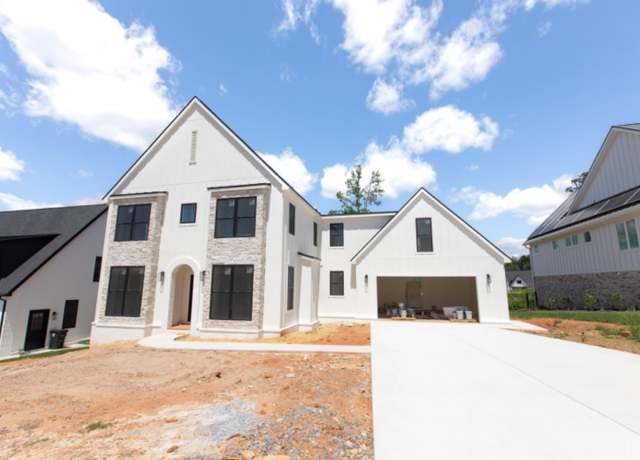 Property at 917 Elmwood Ave, Lynchburg, VA 24503, 5 beds, 3.5 baths