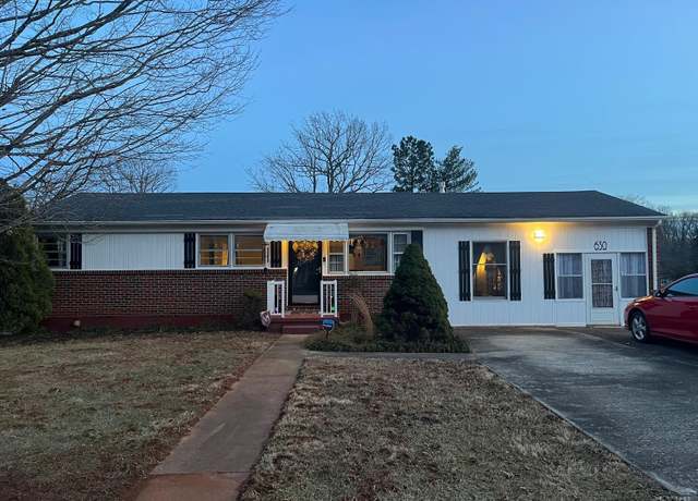 Property at 630 Amelon Rd, Madison Heights, VA 24572, 3 beds, 1 bath
