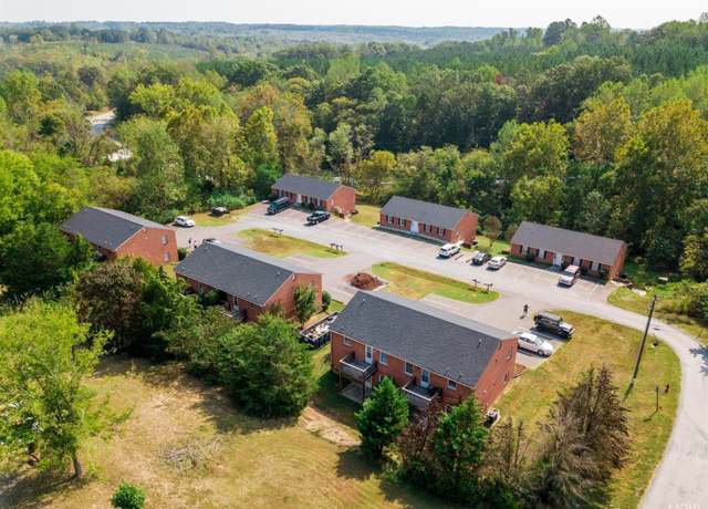 Property at 101 Daniel St, Brookneal, VA 24523, 2 beds
