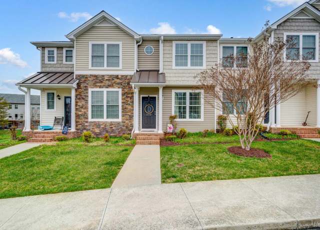 Property at 200 Rowse Dr, Lynchburg, VA 24502, 2 beds, 2.5 baths