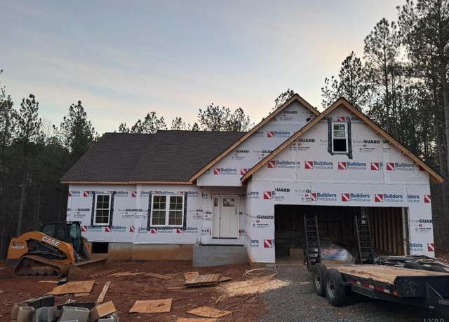 Property at 240 Mansfield Dr, Madison Heights, VA 24572, 3 beds, 2 baths