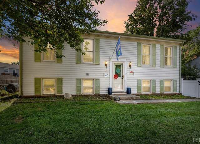 Property at 379 Clubhouse Dr, Roanoke, VA 24019, 5 beds, 2 baths