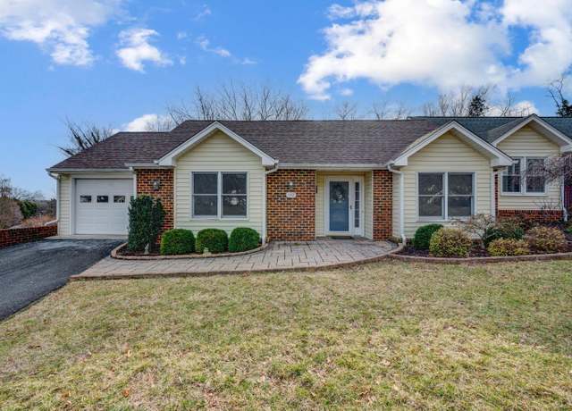 Property at 110 Village Park Ct, Lynchburg, VA 24501, 2 beds, 2 baths