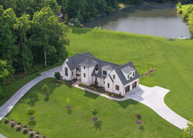 Property at 1002 Boone Hill Dr, Lynchburg, VA 24503, 5 beds, 5.5 baths