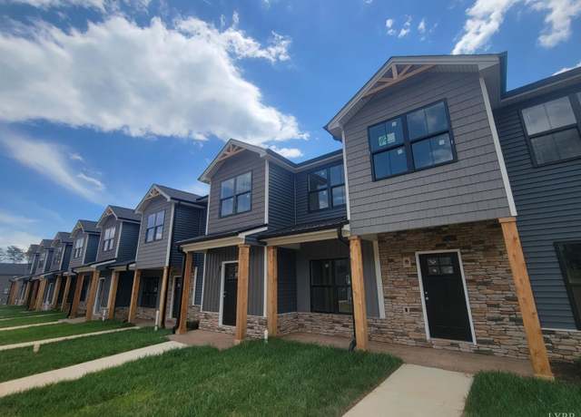 Property at 19 Villa Ct, Evington, VA 24550, 3 beds, 2.5 baths