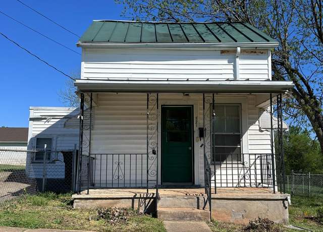 Property at 121 Tate St, Danville, VA 24540, 3 beds, 1 bath