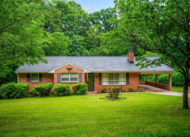 Property at 201 Oakland Cir, Lynchburg, VA 24502, 3 beds, 2 baths