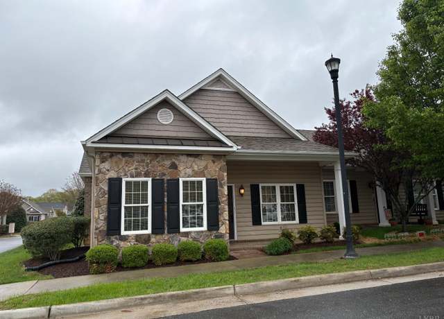 Property at 621 Capstone Dr, Lynchburg, VA 24502, 3 beds, 2 baths