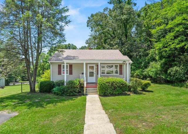 Property at 1104 Amherst Ave, Altavista, VA 24517, 2 beds, 1 bath