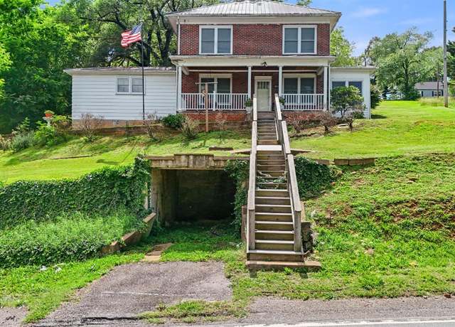 Property at 10662 Lee Jackson Hwy, Big Island, VA 24526, 3 beds, 2 baths