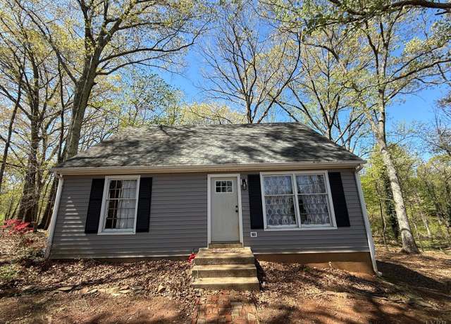 Property at 126 Berkley Pl, Madison Heights, VA 24572, 2 beds, 1 bath