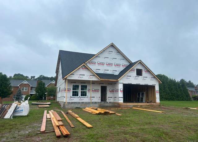 Property at 179 Meadow Brook Cir, Danville, VA 24541, 3 beds, 2.5 baths