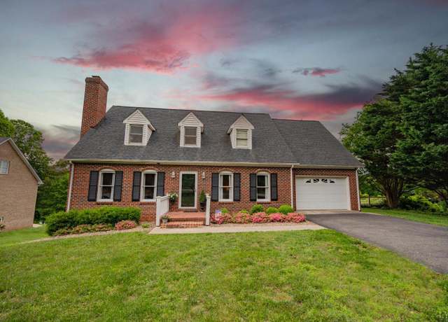 Property at 220 Swan Ln, Forest, VA 24551, 4 beds, 3 baths