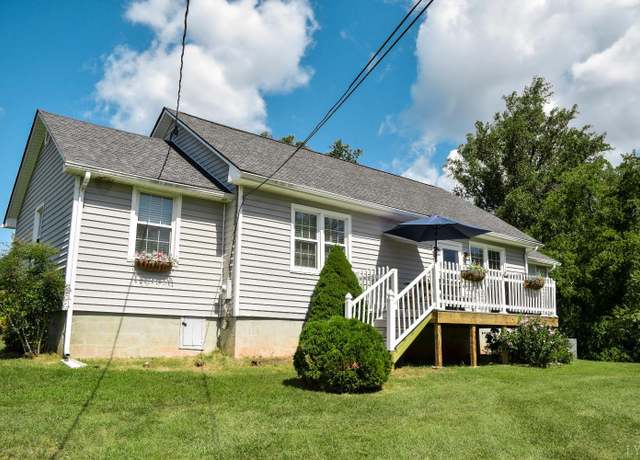 Property at 104 Buck Hill Dr, Amherst, VA 24521, 3 beds, 2 baths