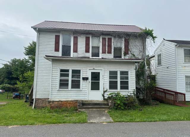 Property at 604 Lee St, Bedford, VA 24523, 4 beds, 1.5 baths