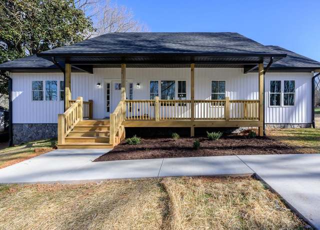 Property at 1906 Lakeside Dr, Lynchburg, VA 24501, 3 beds, 2 baths