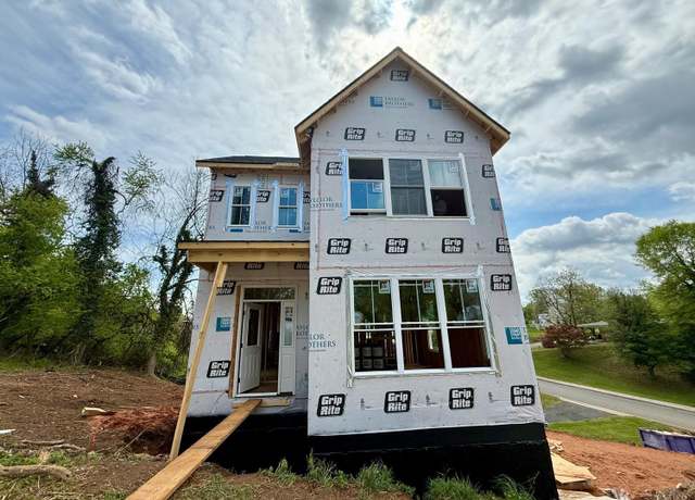 Property at 526 Essex St, Lynchburg, VA 24503, 3 beds, 3 baths