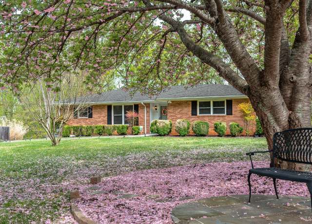 Property at 150 Howard Dr, Lynchburg, VA 24503, 3 beds, 2.5 baths