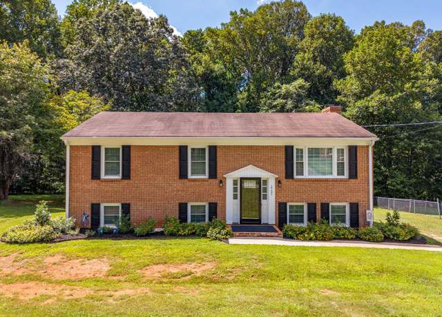 Property at 1721 Heritage Cir, Lynchburg, VA 24502, 3 beds, 2 baths