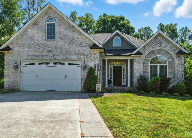 Property at 206 Creekview Ct, Lynchburg, VA 24502, 4 beds, 2.5 baths