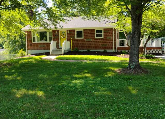 Property at 412 Oakwood Dr, Hurt, VA 24563, 2 beds, 1.5 baths