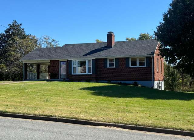 Property at 1128 Glenfield Dr, Lynchburg, VA 24502, 3 beds, 1 bath