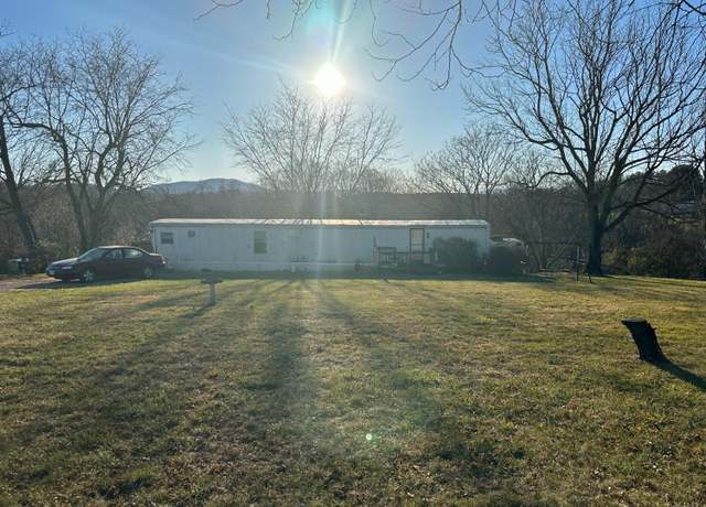 Property at 105 Byrnes St, Goodview, VA 24095, 2 beds, 1 bath