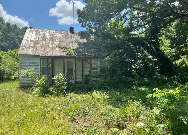 Property at 266 Tabor Rd, Gladys, VA 24554, 3 beds, 1 bath