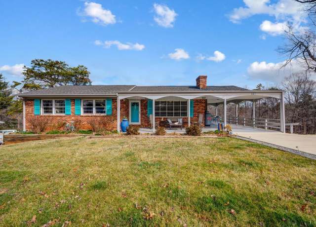Property at 561 Westview Cir, Lynchburg, VA 24504, 3 beds, 2.5 baths