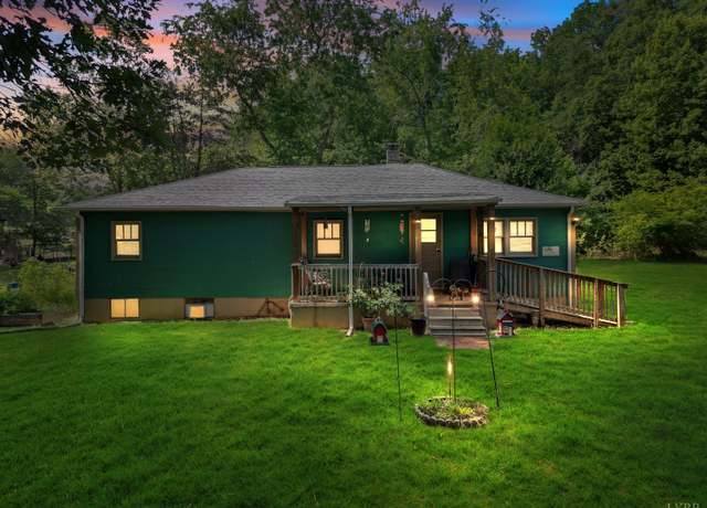 Property at 10760 Blue Ridge Dr, Hurt, VA 24563, 3 beds, 1 bath