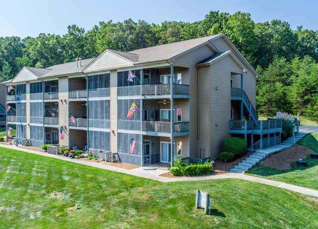 Property at 1055 Mariners Way, Huddleston, VA 24104, 2 beds, 2 baths