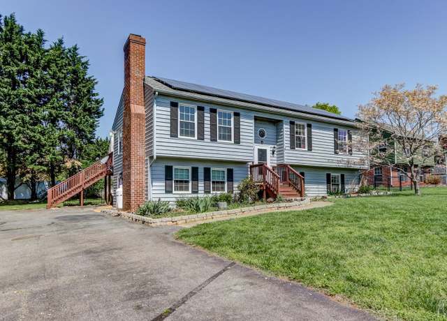 Property at 109 Mcintosh Dr, Lynchburg, VA 24503, 4 beds, 3 baths