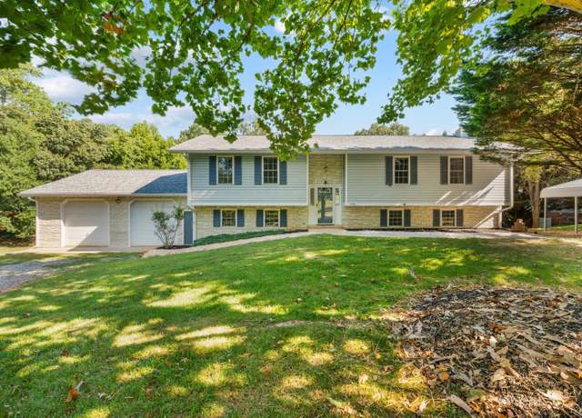 Property at 5902 Boonsboro Rd, Lynchburg, VA 24503, 4 beds, 3 baths