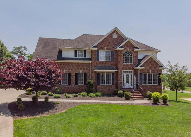 Property at 816 Ivy Lake Dr, Forest, VA 24551, 4 beds, 3.5 baths