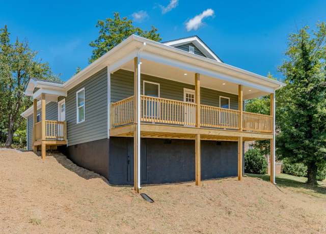 Property at 1020 Pansy St St, Lynchburg, VA 24504, 3 beds, 2 baths
