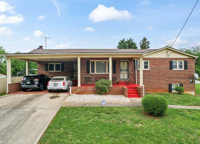 Property at 305 Patrick St, Lynchburg, VA 24501, 3 beds, 3 baths