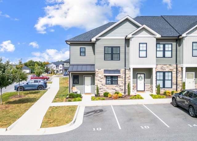 Property at 10 Cuddington Ln, Lynchburg, VA 24501, 3 beds, 2.5 baths